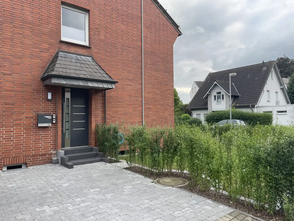 Hauseingang der Ferienwohnung Friedrich-Spee in Geldern mit Vorplatz