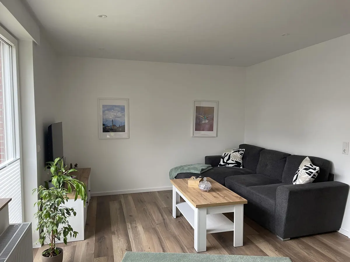 Ecksofa mit Couchtisch in der Ferienwohnung Friedrich-Spee Erdgeschoss
